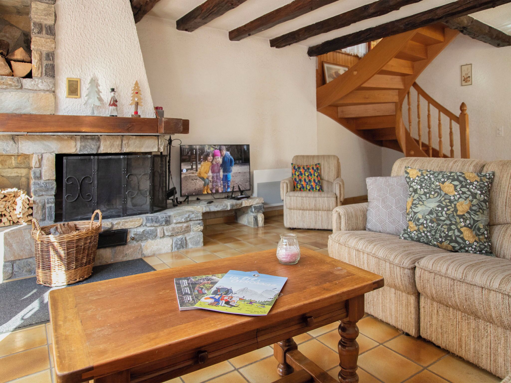 Télévision, cheminée