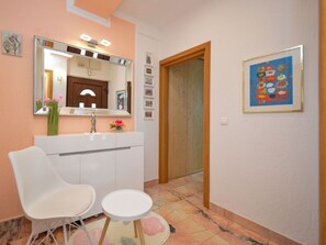 Interior - Cosy apartment for 2 people with WIFI, A/C and TV (Peroj)