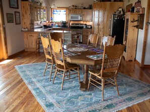 Dining - The Shepherd's Retreat, superior mountain views (Livingston)