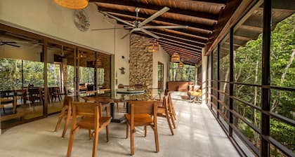 Casa Relaxo Waterfront Villa with Private Dock