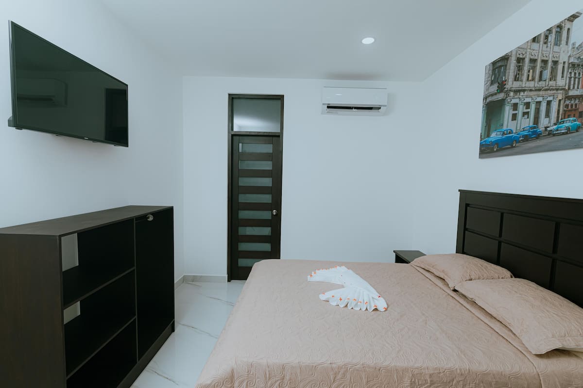 Habitación estándar, para no fumadores, vista a la alberca | Wifi gratis