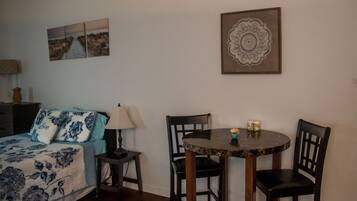 1 makuuhuone, ilmainen Wi-Fi, vuodevaatteet