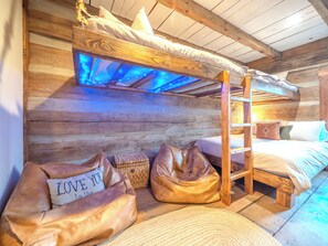 2 habitaciones, cuna de viaje, wifi gratis y ropa de cama 