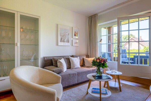 Unclassified image, 1 of 20, button