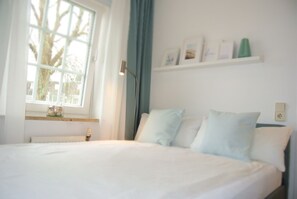 2 chambres, fer et planche à repasser, Wi-Fi, draps fournis