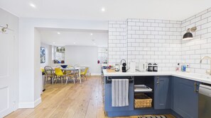 Fridge, microwave, oven, dishwasher - Arden Villa with Sea Views (Ryde)