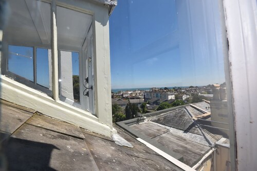 Arden Villa with Sea Views