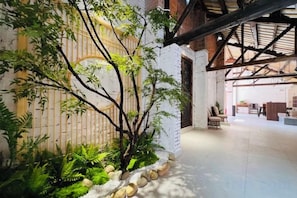 Unclassified image, 4 of 62, button - Gongxiaoshe Inn (Luo Dai Ancient Town) (Chengdu)