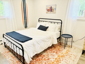4 bedrooms, desk, iron/ironing board, travel cot