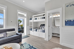 3 bedrooms, free WiFi, bed sheets