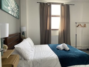 2 bedrooms, iron/ironing board, WiFi, bed sheets