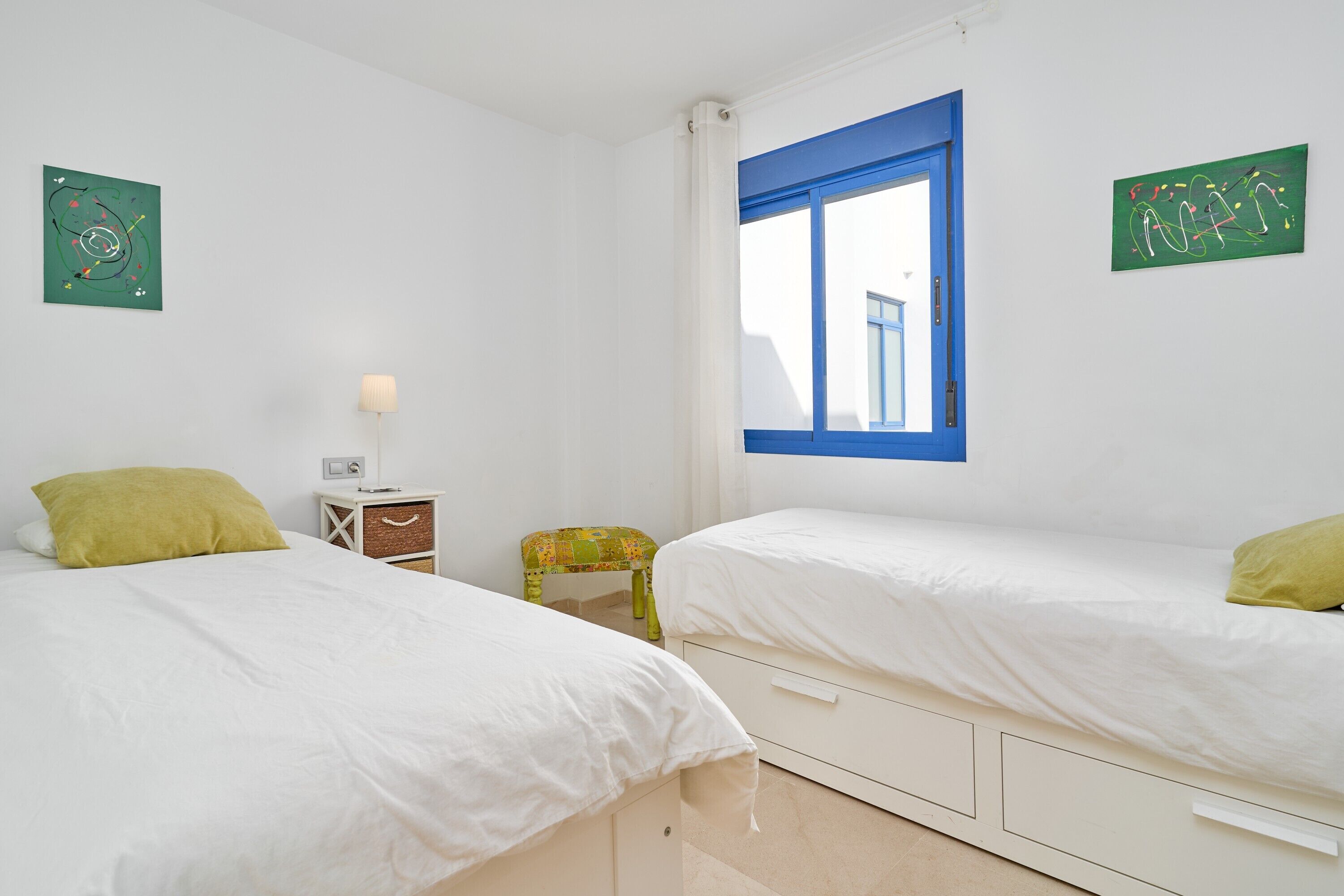 2 slaapkamers, een strijkplank/strijkijzer, gratis wifi, beddengoed