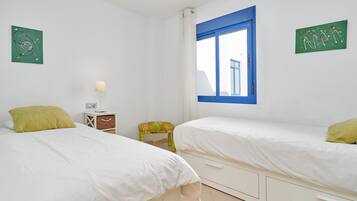 2 slaapkamers, een strijkplank/strijkijzer, gratis wifi, beddengoed