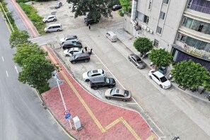 Free self parking - Mingji Hotel (Nansha Hotel, Guangzhou) (Guangzhou)