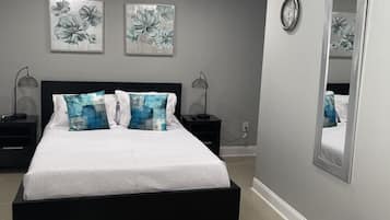 1 soverom, safe på rommet, strykejern/-brett og wi-fi (inkludert)