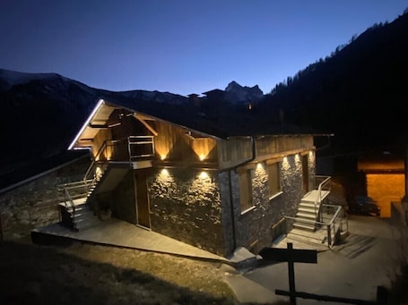 Exterior. Apartment "Casa Sasia" with Mountain View & Wi-Fi