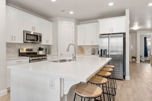House, Multiple Bedrooms | Private kitchen | Fridge, oven, coffee/tea maker, toaster