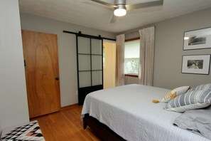 3 camere, una scrivania, ferro/asse da stiro, Wi-Fi gratuito