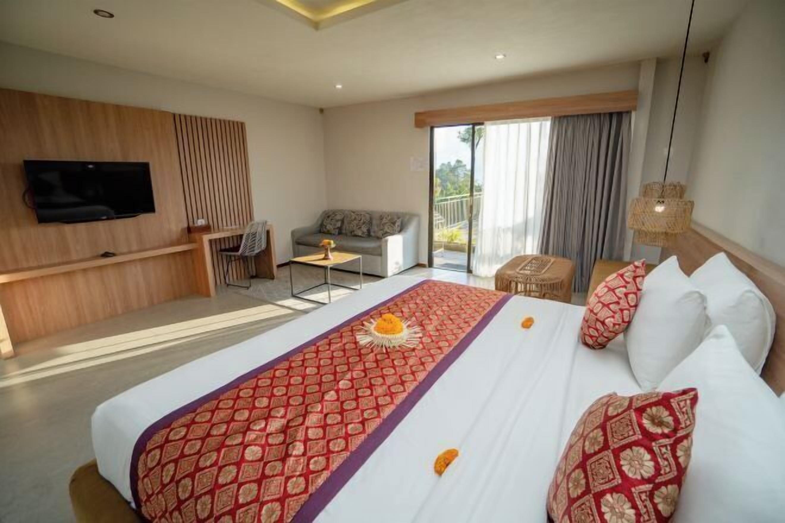 Minibar, rollaway beds, free WiFi, bed sheets