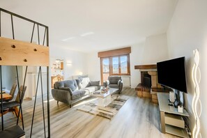 TV - Casa Alexander, Riva del Garda, Italy (Riva del Garda)