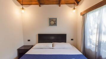 2 habitaciones, escritorio, wifi y ropa de cama