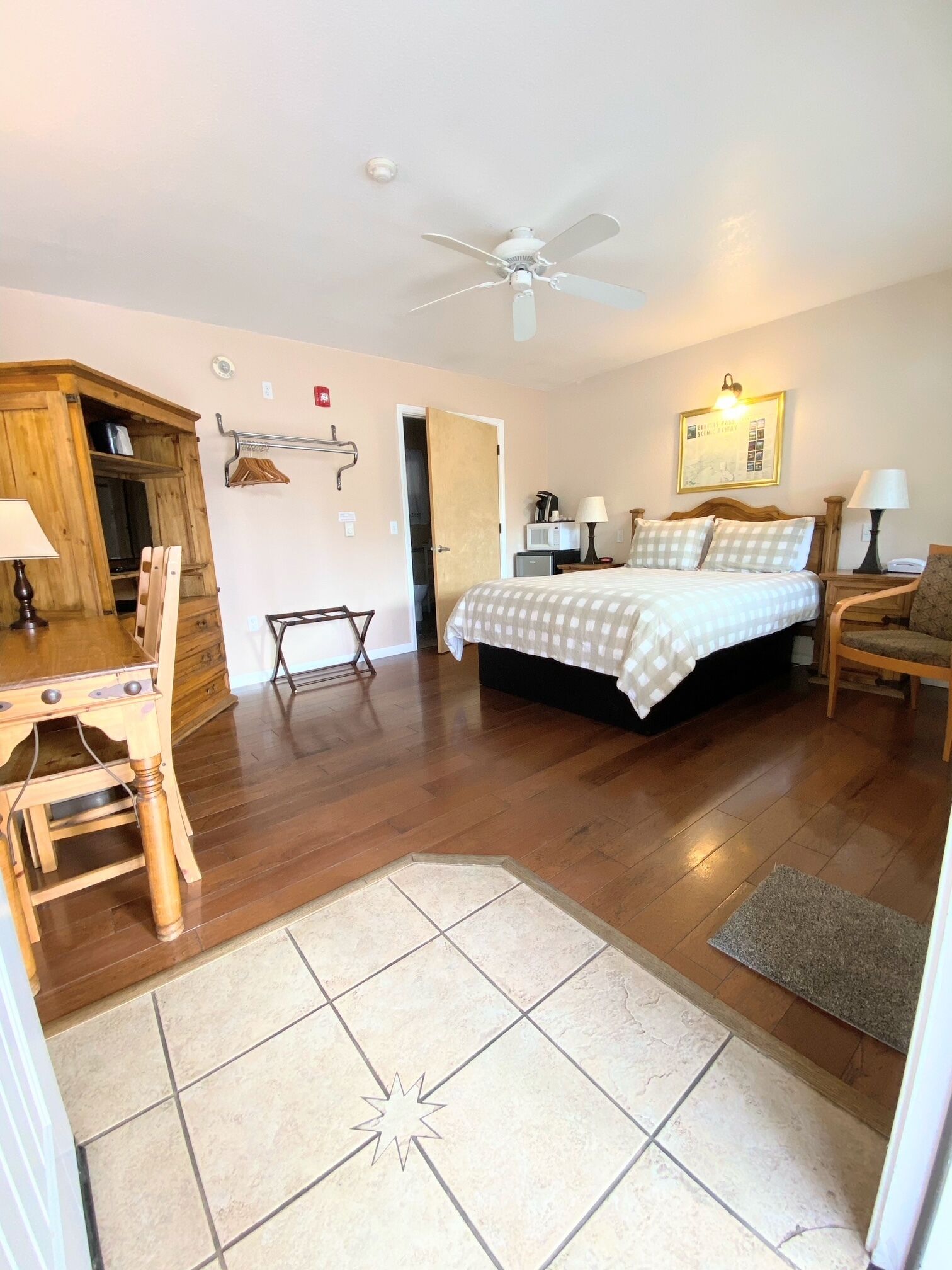 标准房, 1 张大床, 通行无障碍, 无烟房 | 办公桌、笔记本电脑工作区、免费 WiFi、床单