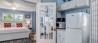 Beautiful 7 Bedroom Home for 20 Heated Pool Access