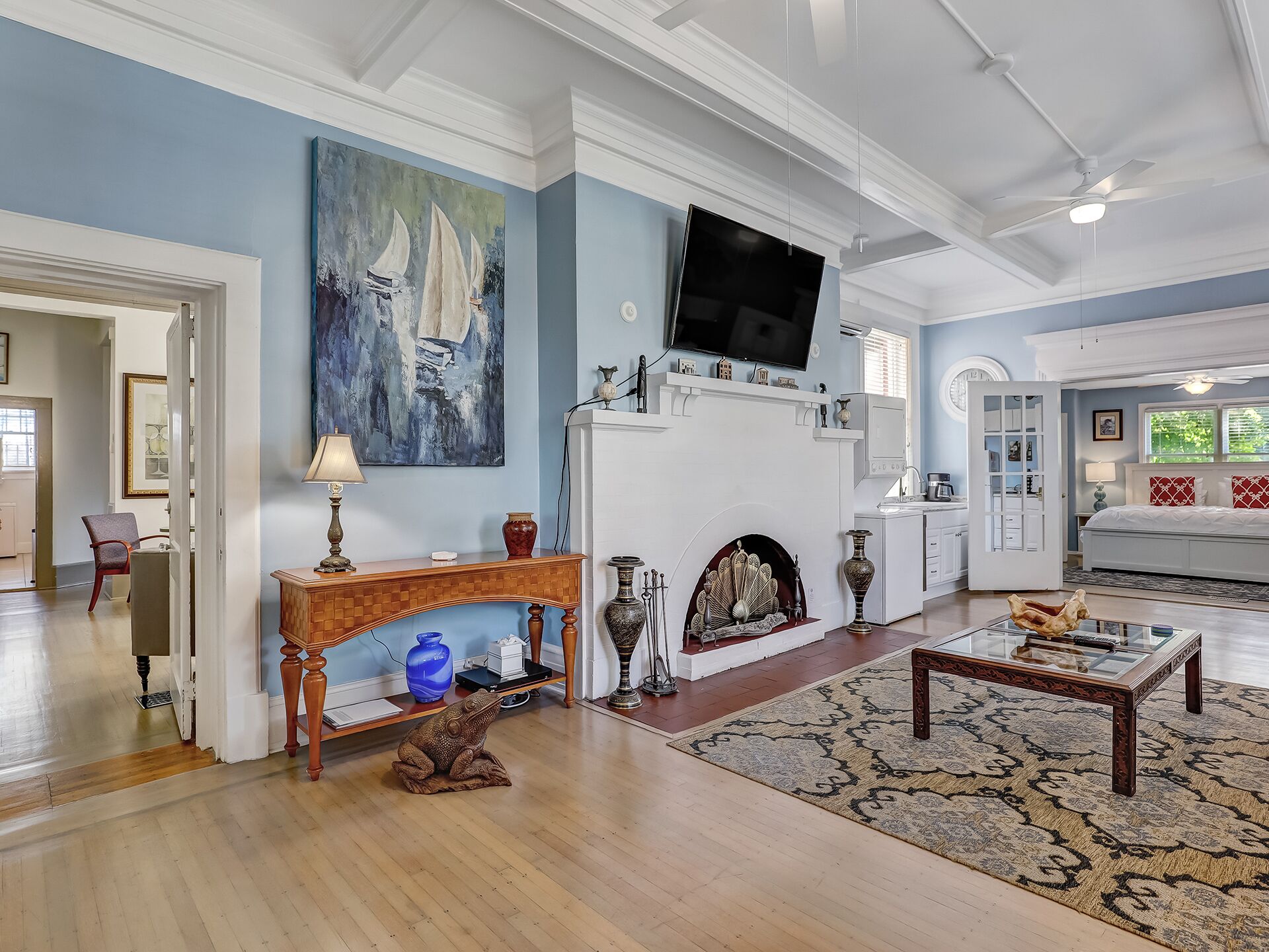 7 bedrooms, iron/ironing board, WiFi, bed sheets