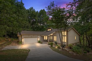 Exterior - Summer Morning - Resort access, 4 bd/3.5 ba, fire pit - Mr. Lake Lure Vacation Rentals (Lake Lure)