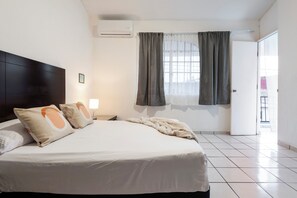 3 chambres, fer et planche à repasser, Wi-Fi, draps fournis