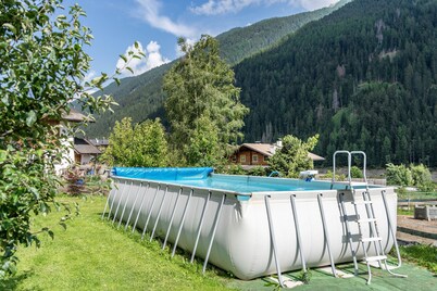 Apartment Hotel 'Naturresidenz Theistadl Apt 301' with Lake View, Garden & Wi-Fi