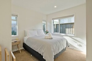 3 bedrooms, desk, iron/ironing board, WiFi - Cosy in Central Taupo with Wi-Fi (Taupō)