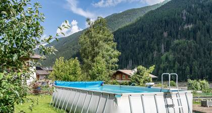 Apartahotel 'Naturresidenz Theistadl Apt 102' con vistas al lago, jardín y Wi-Fi