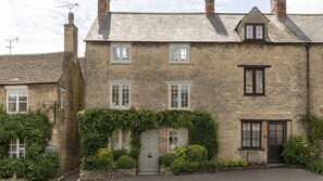 Exterior - Stow House, Stow-on-the-Wold - sleeps 9 guests  in 5 bedrooms (Stow-on-the-Wold)