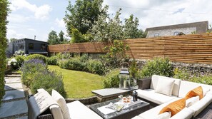 Terrace/patio - Stow House, Stow-on-the-Wold - sleeps 9 guests  in 5 bedrooms (Stow-on-the-Wold)