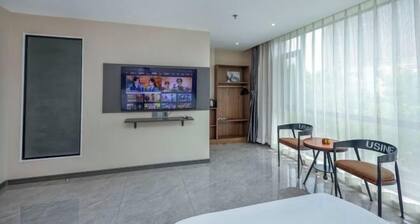 Dalian Jiayan Collection Hotel