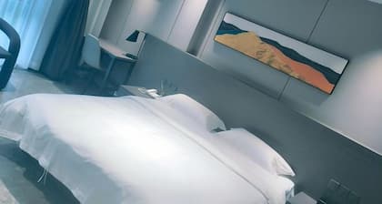 Dalian Jiayan Collection Hotel