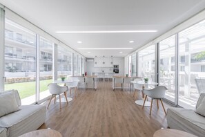 Dining - Apartment 'Marlavida' with Shared Pool & Wi-Fi (Denia)