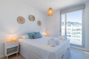 2 bedrooms, free WiFi, bed sheets - Apartment 'Brisas del Mar' with Shared Pool & Wi-Fi (Denia)