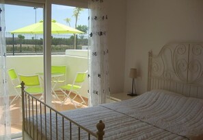 3 habitaciones, tabla de planchar con plancha y wifi gratis 