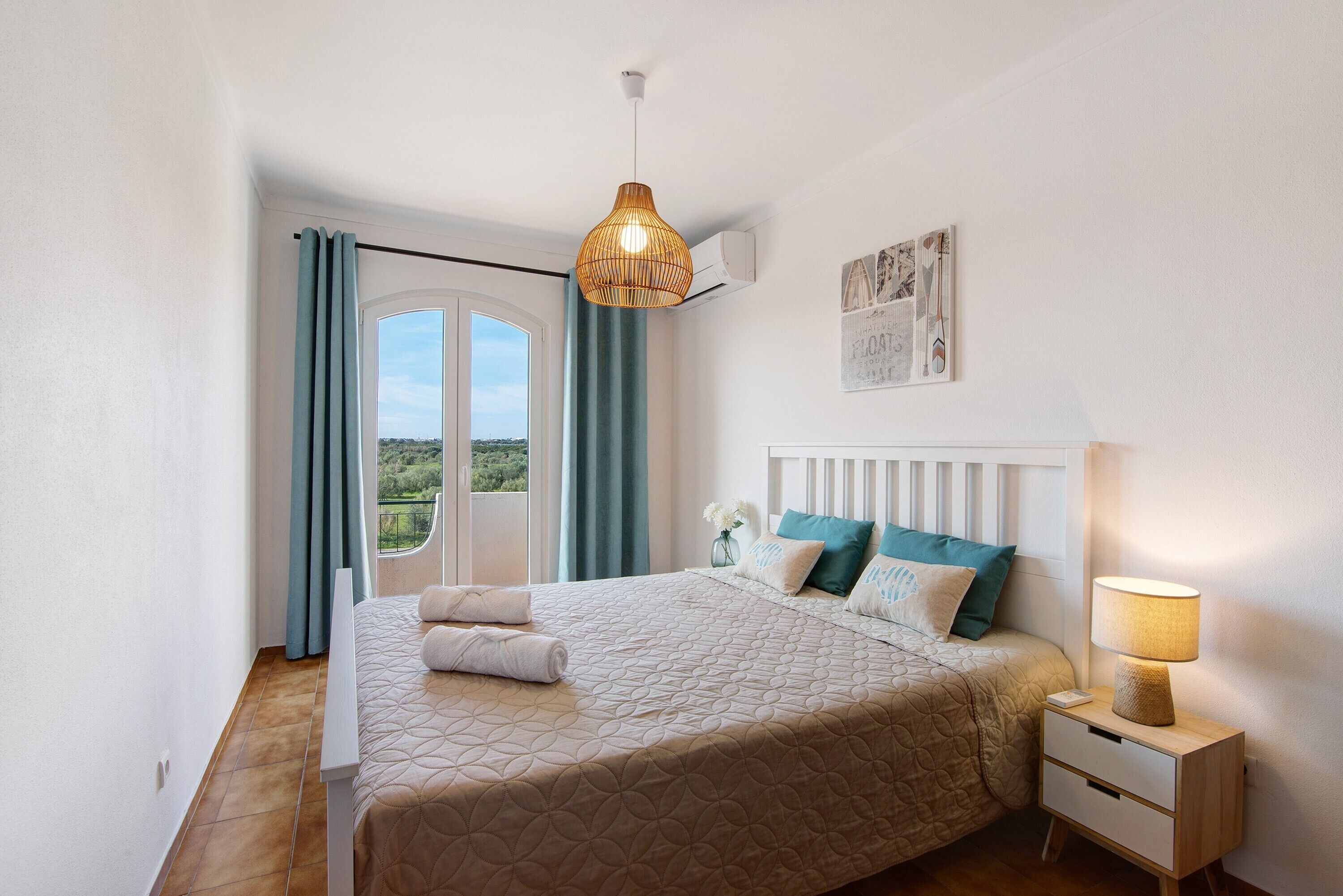 3 chambres, fer et planche à repasser, Wi-Fi gratuit, draps fournis