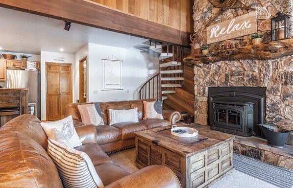 Télévision, cheminée