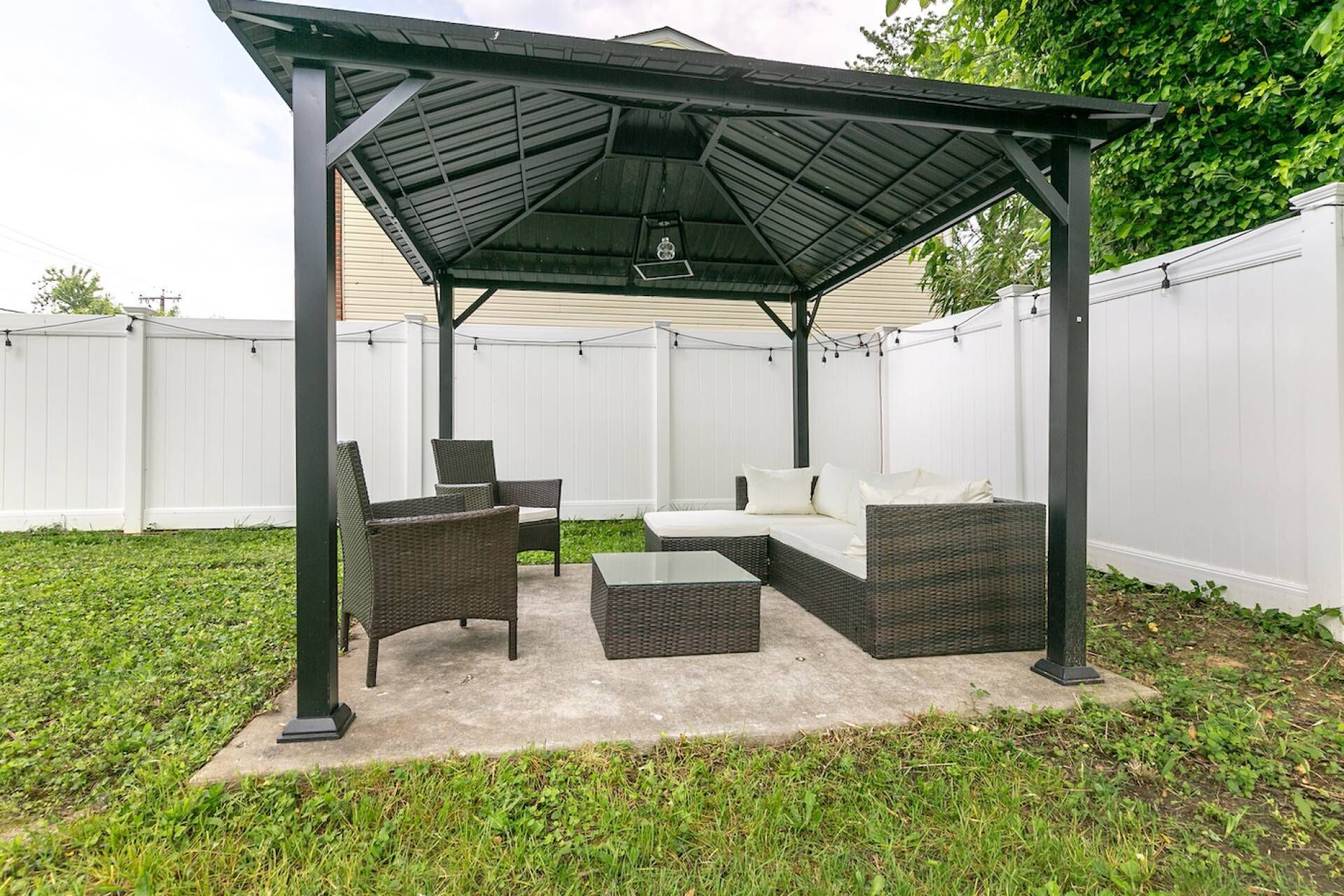 Jackson's Bunker in Eastport with fenced-in backyard