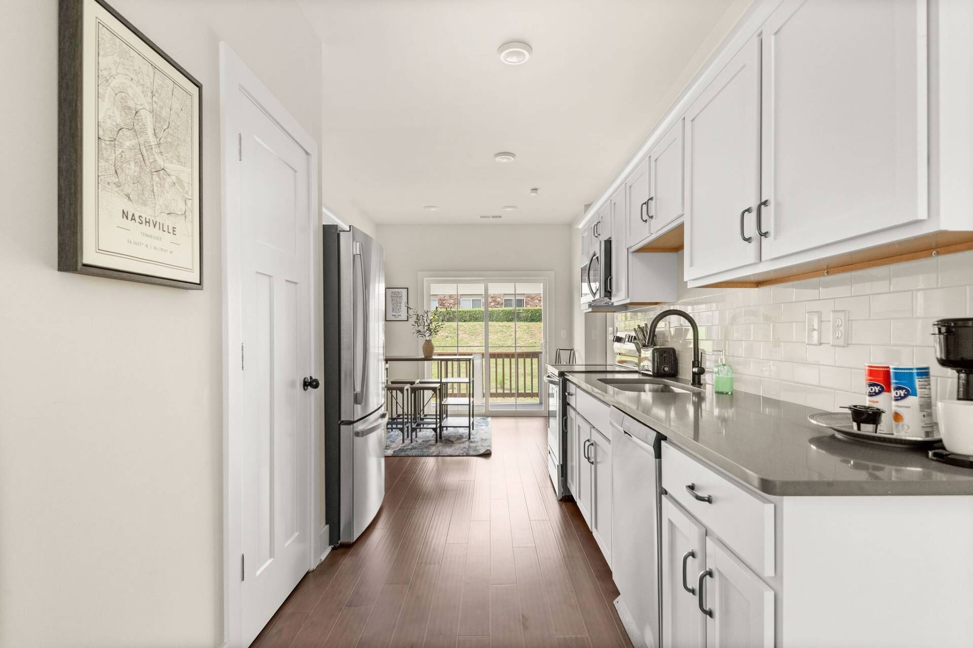 Fridge, microwave, dishwasher, coffee/tea maker