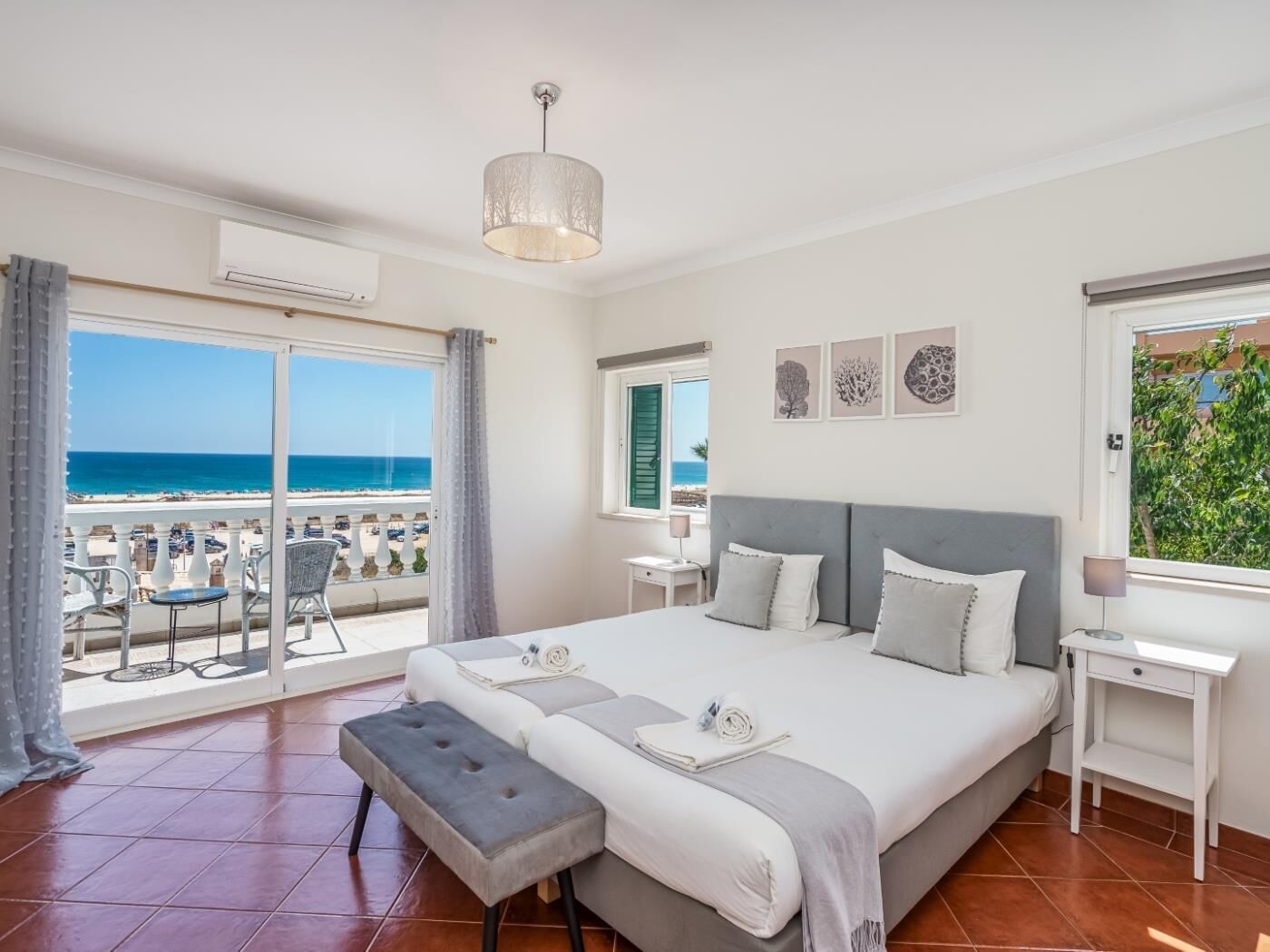 3 chambres, fer et planche à repasser, Wi-Fi, draps fournis