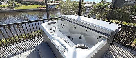 Bain à remous extérieur