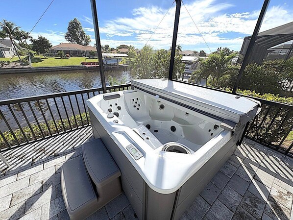 مغطس سبا خارجي