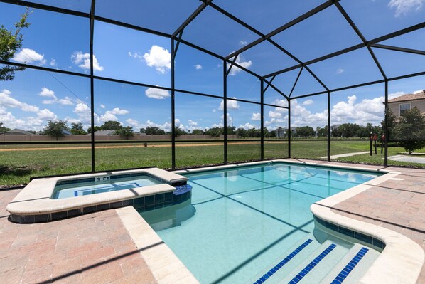 Outdoor pool - Unforgettable Holiday Escape: Luxurious 8BR Haven, Pv Pool, Movie Room,Themed bd (Davenport)