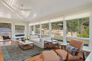Smart TV, fireplace, books, stereo - Elevated and Chic Riviera Home with Stunning City & Ocean Views! (Santa Barbara)
