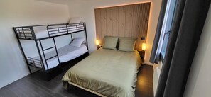 5 bedrooms, desk, iron/ironing board, travel crib